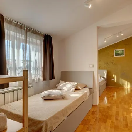 Willa Nata In - Haus Fuer 8 Personen Pula