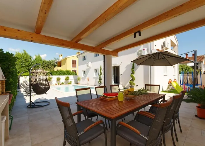 Nata In - Haus Fuer 8 Personen Villa Pula