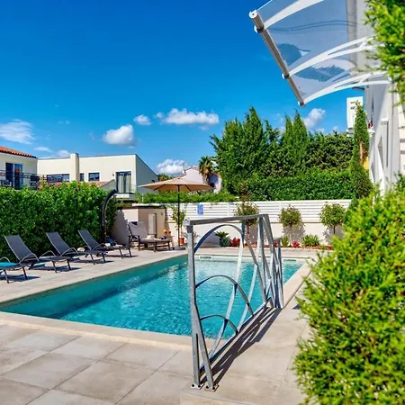 Villa Nata In - Haus Fuer 8 Personen Pula