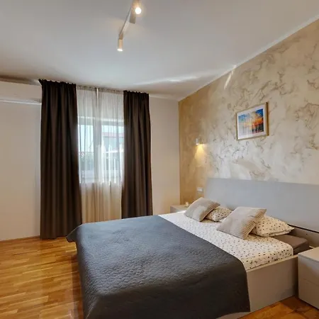 Villa Nata In - Haus Fuer 8 Personen