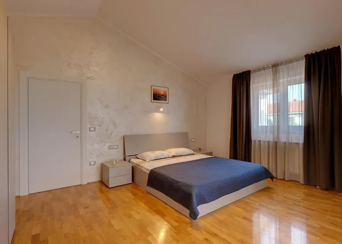 Villa Nata In - Haus Fuer 8 Personen Pula
